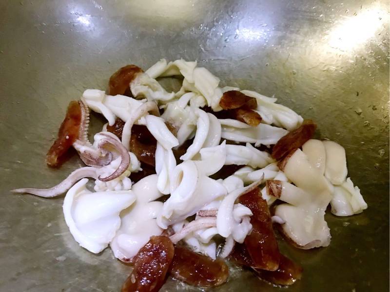 Steps to Make Squid Stir-Fried Snow Peas