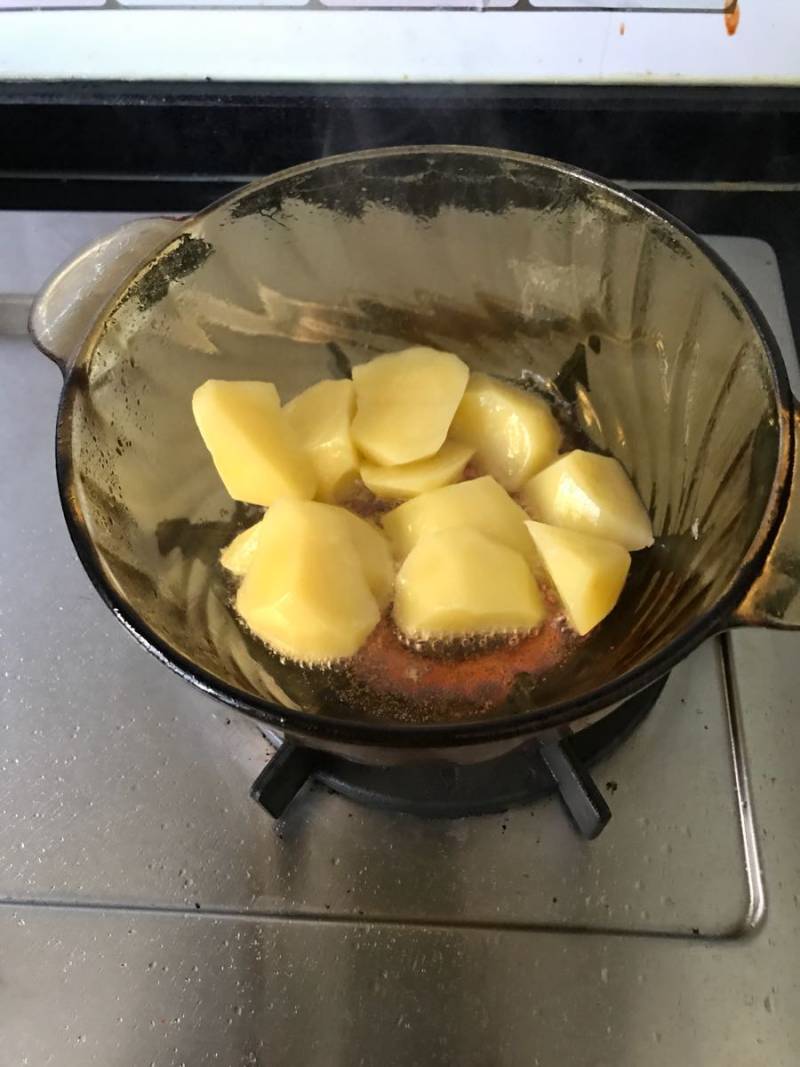 Steps for Cooking Curry Potato Beef