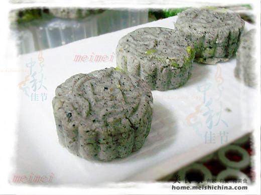 Step-by-Step Cooking Instructions for Black and White Sesame Ice Skin Mooncakes