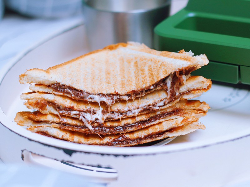 Chocolate Sauce Marshmallow Toast