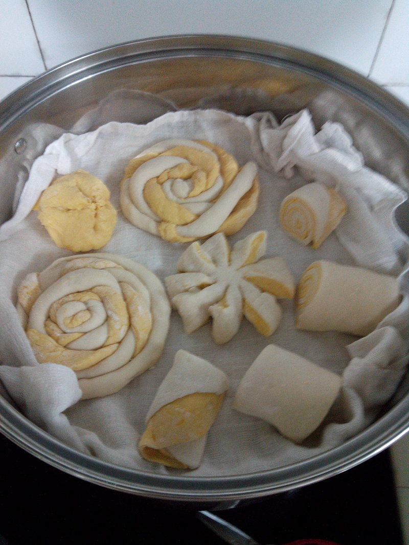 Steps for Making Pumpkin Steamed Buns