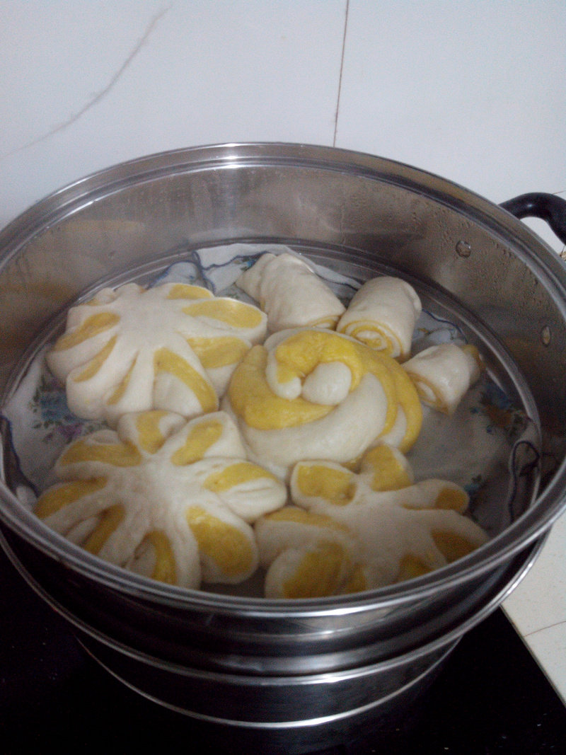 Steps for Making Pumpkin Steamed Buns