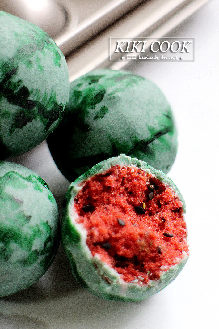 Steps for Making Five-Color Watermelon Cake Balls