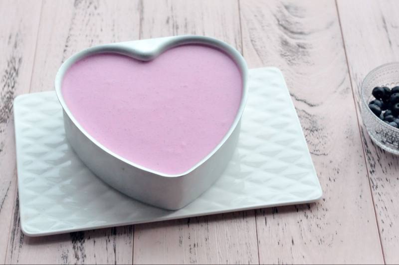 Steps to Make Heart-shaped Dragon Fruit Mousse