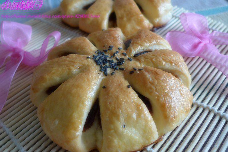 Red Bean Flower Bread