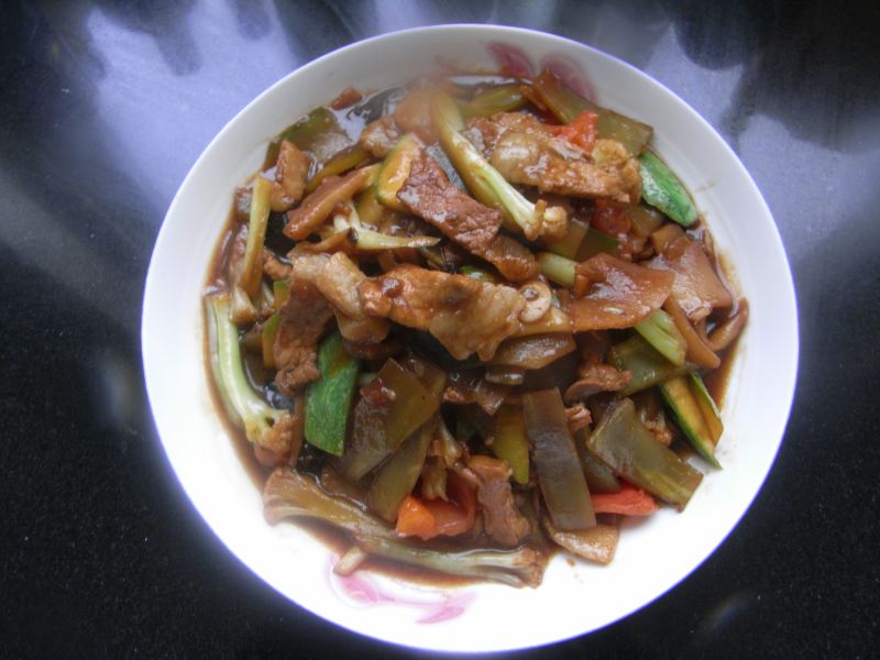 Stir-Fried Pork Slices with Various Vegetables