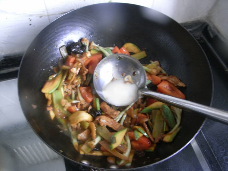 Stir-Fried Pork Slices with Various Vegetables - Cooking Steps