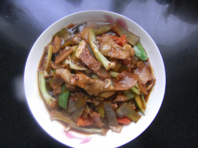 Stir-Fried Pork Slices with Various Vegetables