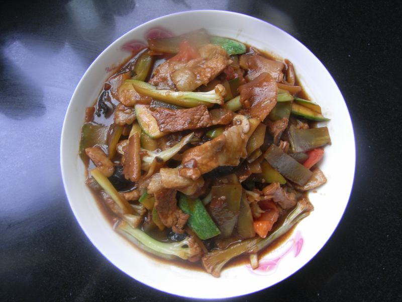 Stir-Fried Pork Slices with Various Vegetables