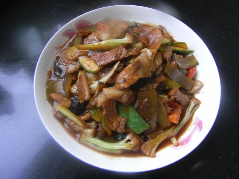 Stir-Fried Pork Slices with Various Vegetables