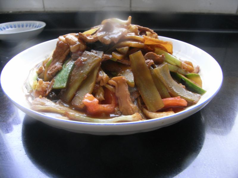 Stir-Fried Pork Slices with Various Vegetables