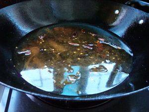 Steps for Making Sour and Spicy Taro Soup