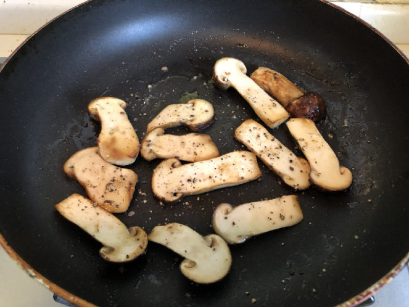 Steps to Make Matsutake Mushroom and Steamed Egg