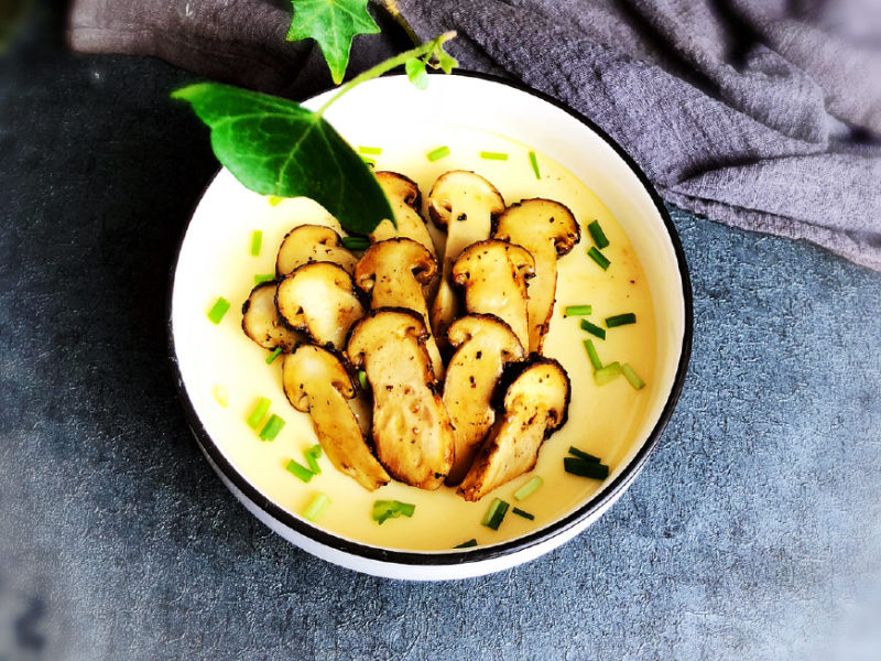 Steps to Make Matsutake Mushroom and Steamed Egg