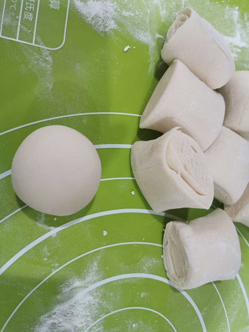 Steps for Making Old Dough Steamed Buns