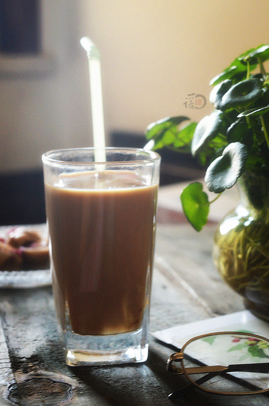 Steps to Make Rose Iced Coffee