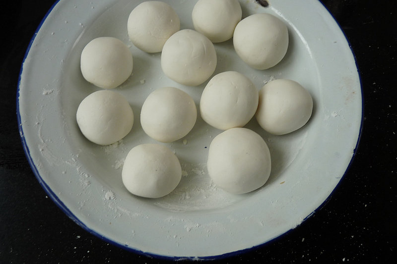 Steps to Make Coconut Milk Grape Tangyuan