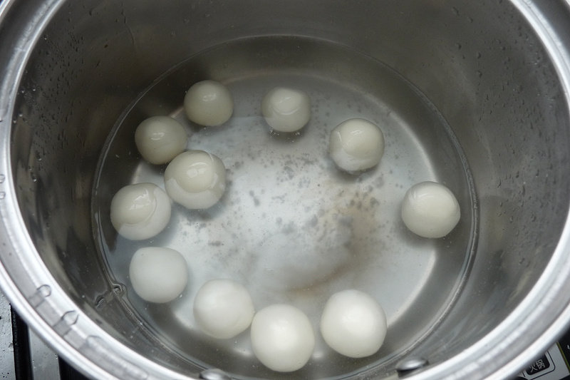 Steps to Make Coconut Milk Grape Tangyuan