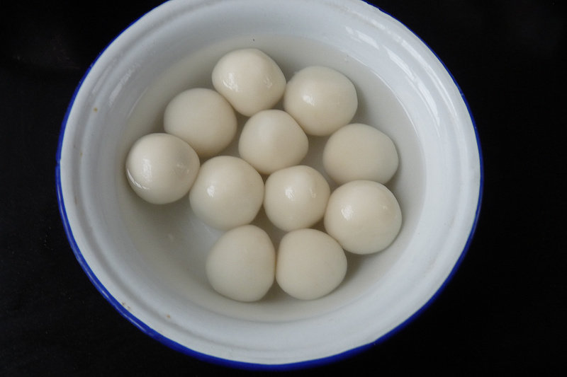 Steps to Make Coconut Milk Grape Tangyuan