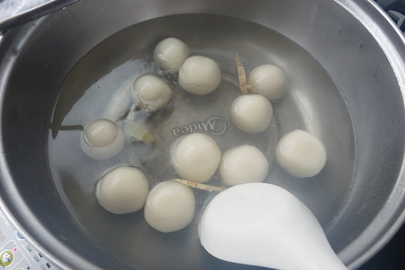 Steps to Make Coconut Milk Grape Tangyuan