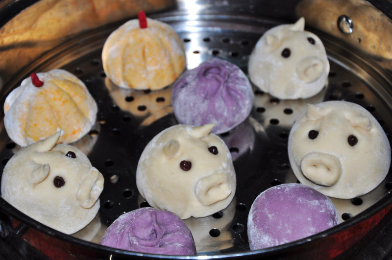 Enjoying Delicious Piglet Custard Buns & Purple Sweet Potato Red Bean Buns~~~~~~~~ Cooking Steps