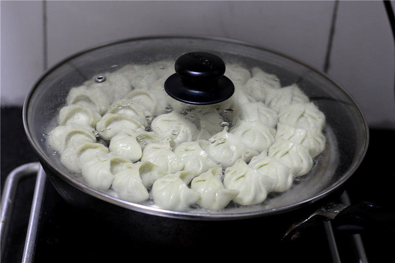 Vegetable Juice Water Chestnut Pork Steamed Dumplings Making Steps