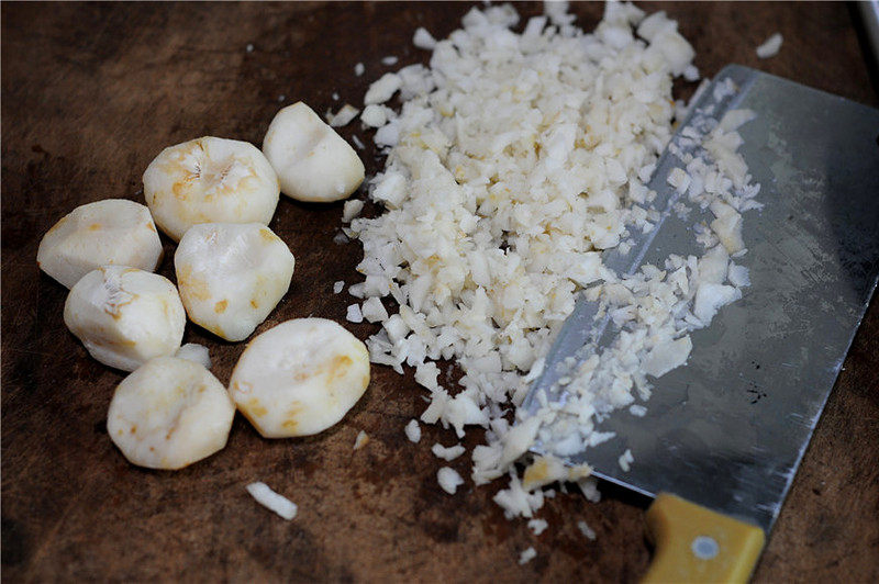 Vegetable Juice Water Chestnut Pork Steamed Dumplings Making Steps