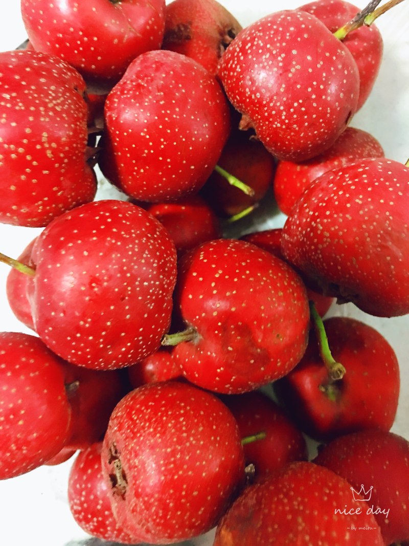 Steps for Cooking Hawthorn Red Sugar Drink