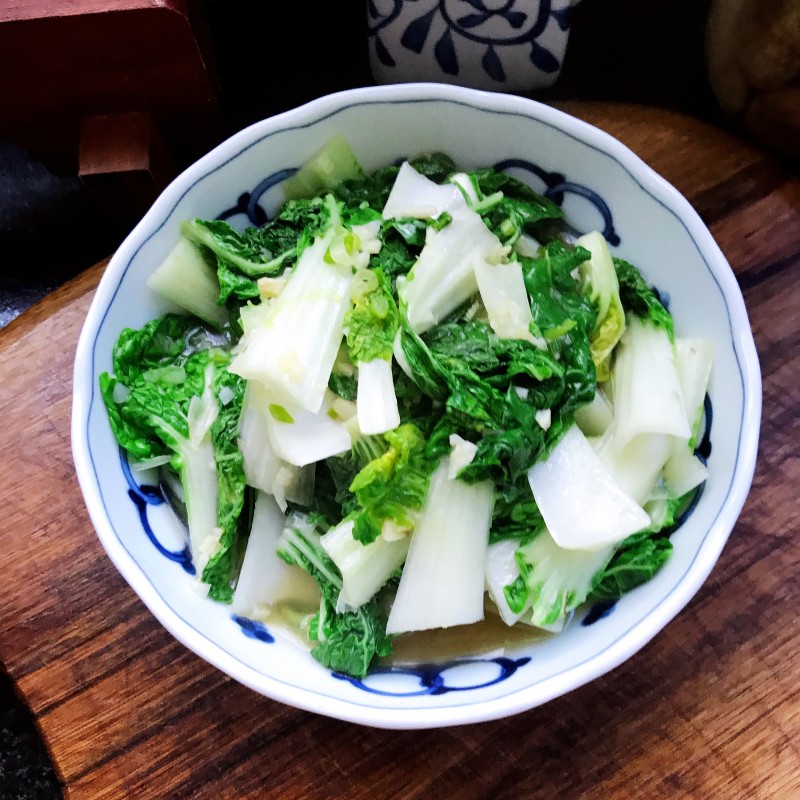 Steps for Making Garlic Tower Vegetables