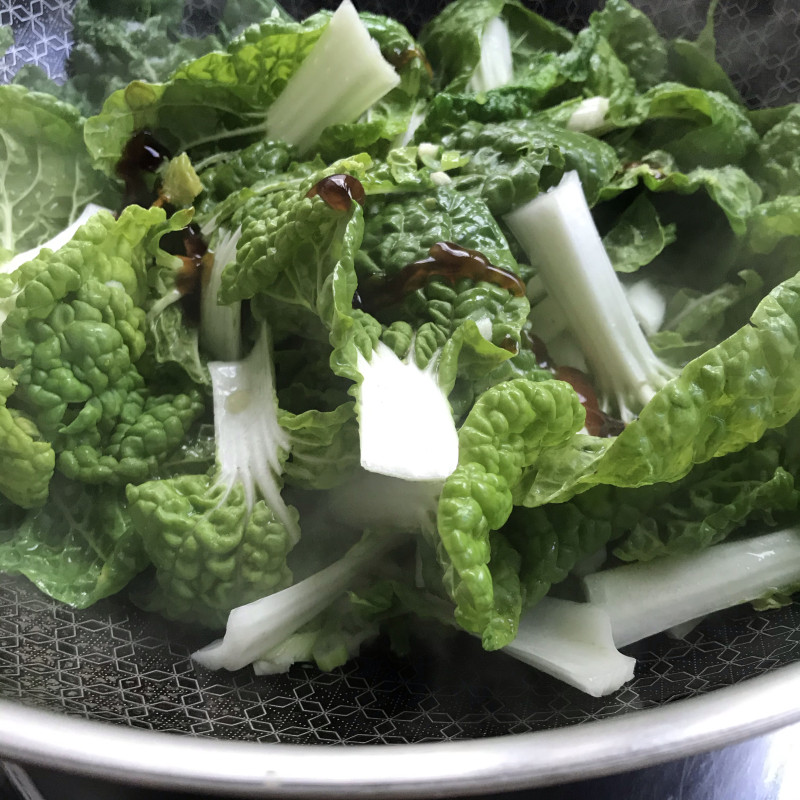 Steps for Making Garlic Tower Vegetables