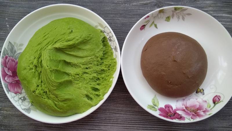 Steps to Make Black Sesame Puppy Buns