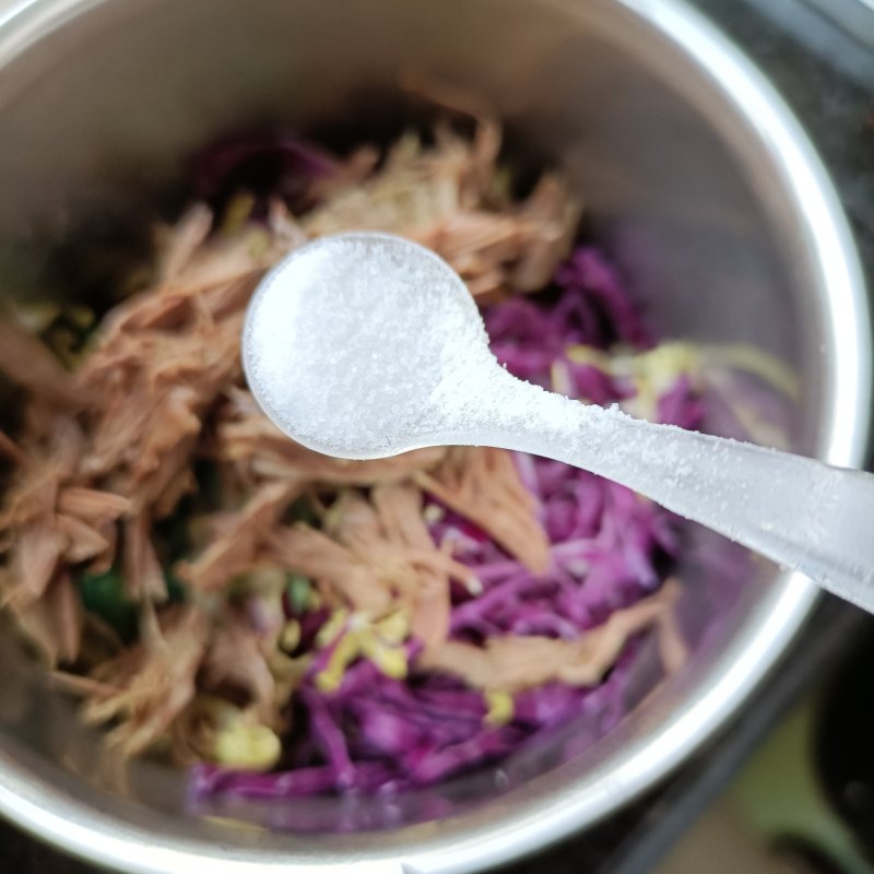 Steps for Making Purple Cabbage and Pigeon Breast Salad