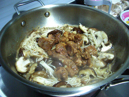 Steps for cooking Braised Pork Ribs with Assorted Mushrooms