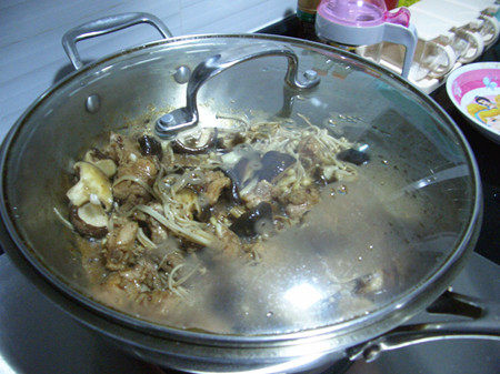 Steps for cooking Braised Pork Ribs with Assorted Mushrooms