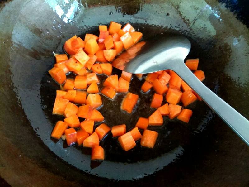 Stir-Fried Bread Cubes Cooking Steps