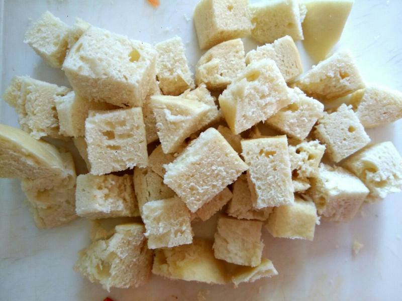 Stir-Fried Bread Cubes Cooking Steps