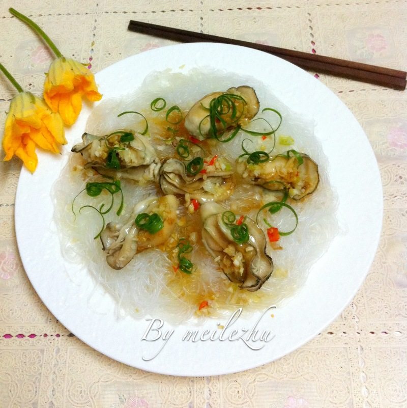 Steamed Oysters with Garlic and Vermicelli