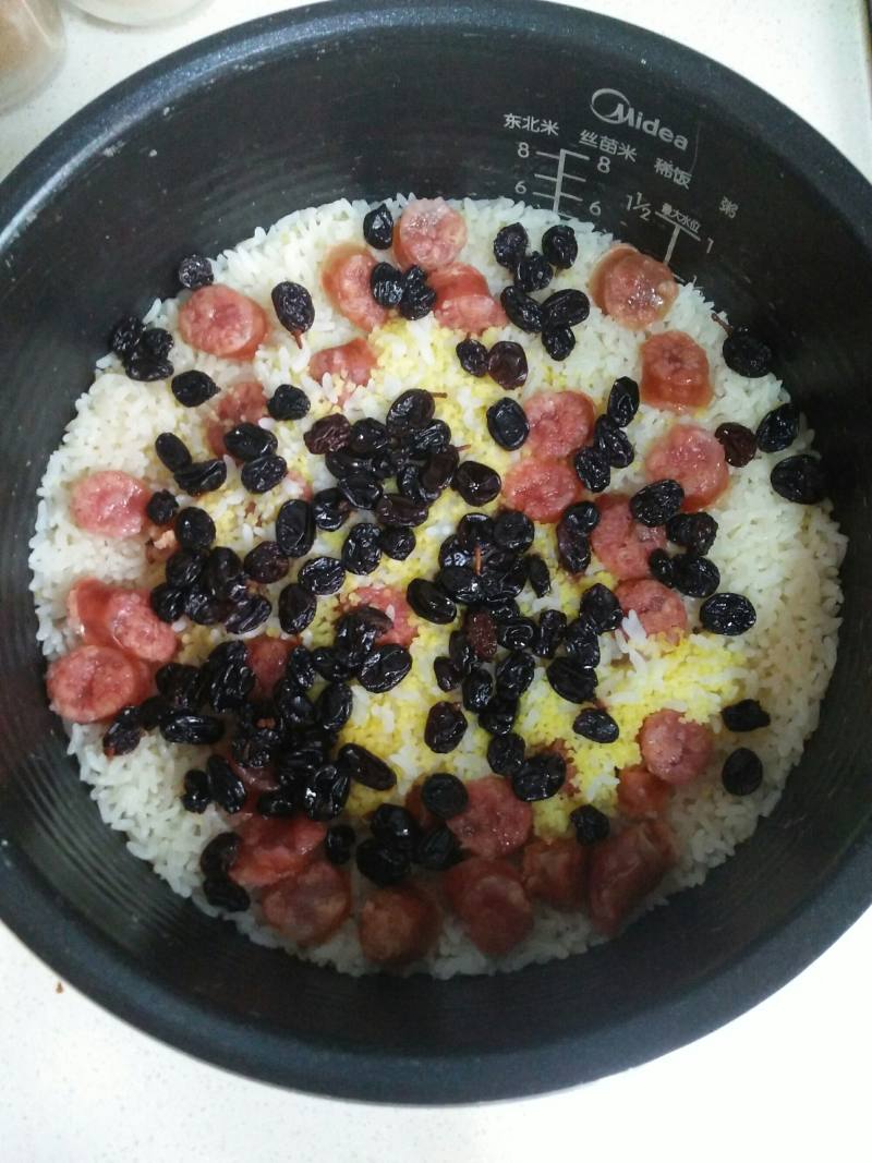 Steps for cooking Sausage and Black Currant Rice
