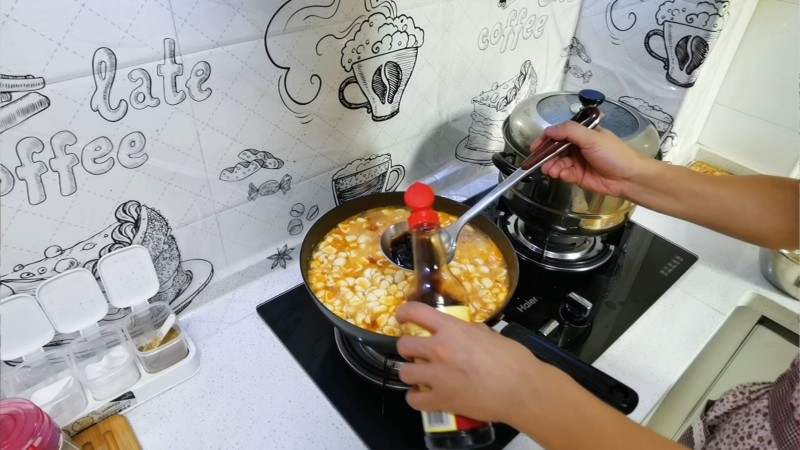 Steps for cooking Tomato and Egg Cat Ear Noodles