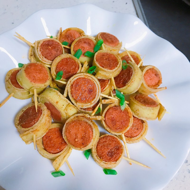 Steps for Making Ham and Bean Curd Skewers