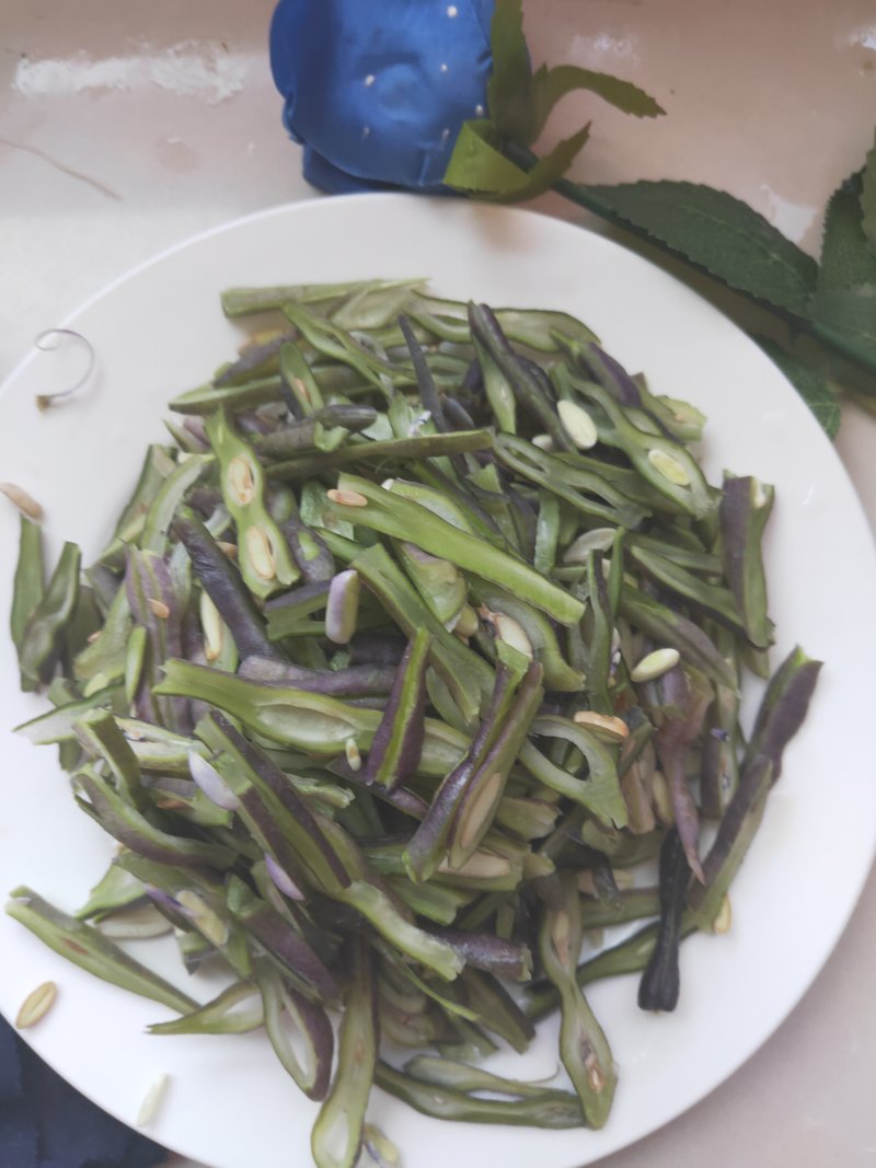 Detailed Steps for Cooking Easy and Delicious Green Bean and Beef Stir Fry