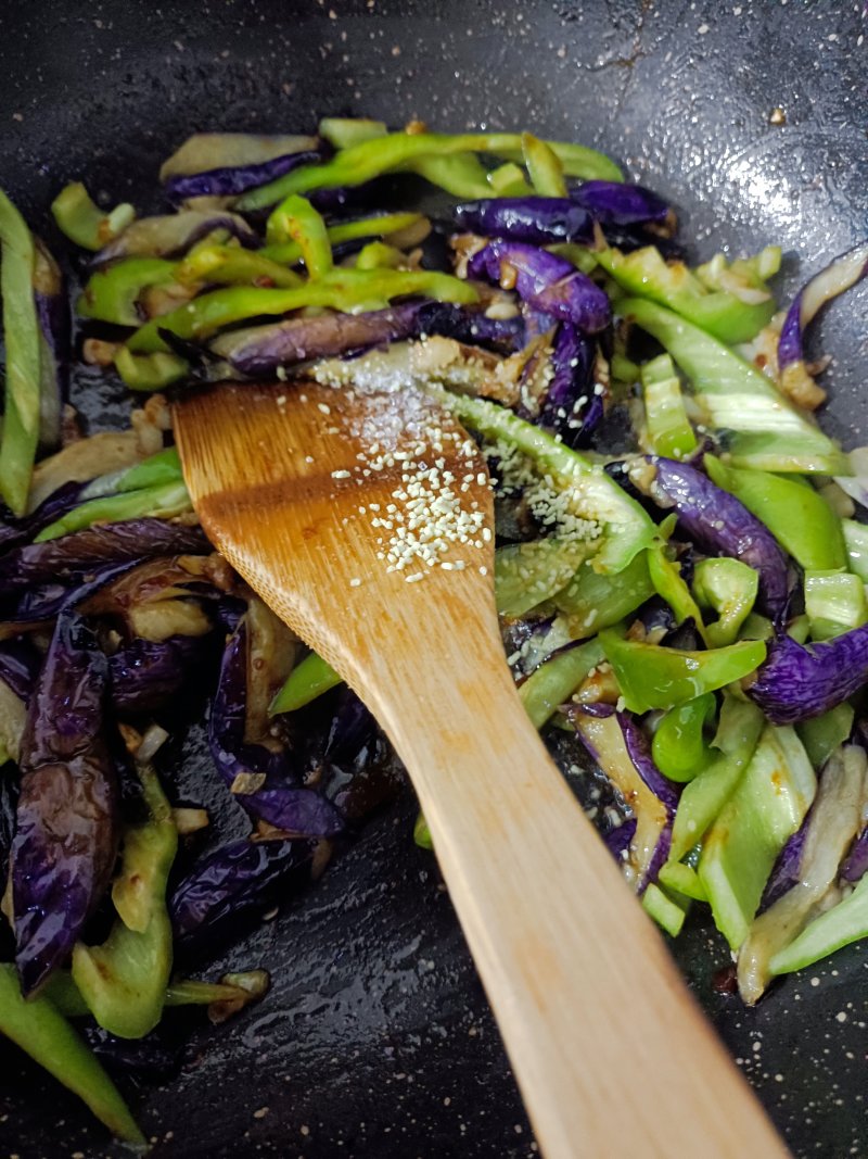 Steps to Make Sautéed Eggplant in Soy Sauce