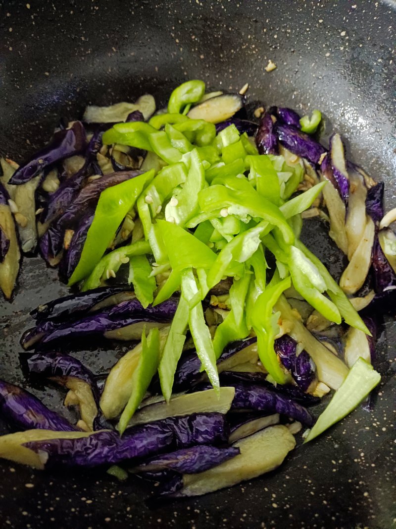 Steps to Make Sautéed Eggplant in Soy Sauce