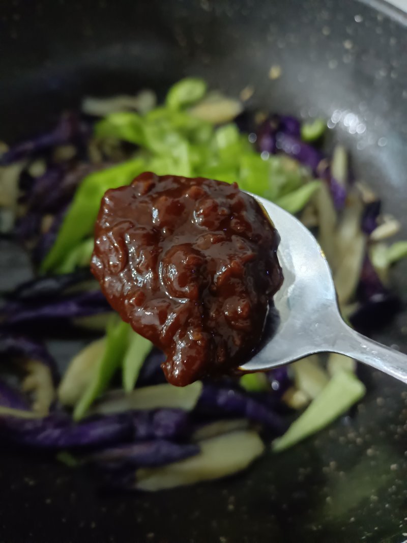 Steps to Make Sautéed Eggplant in Soy Sauce