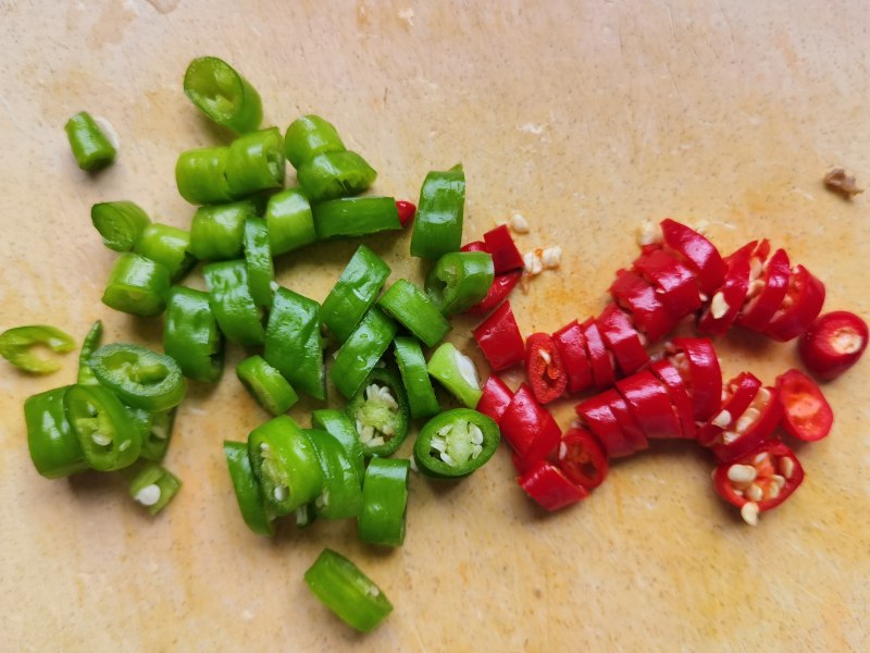 Steps for Making Green and Red Pepper Beef Fried Rice