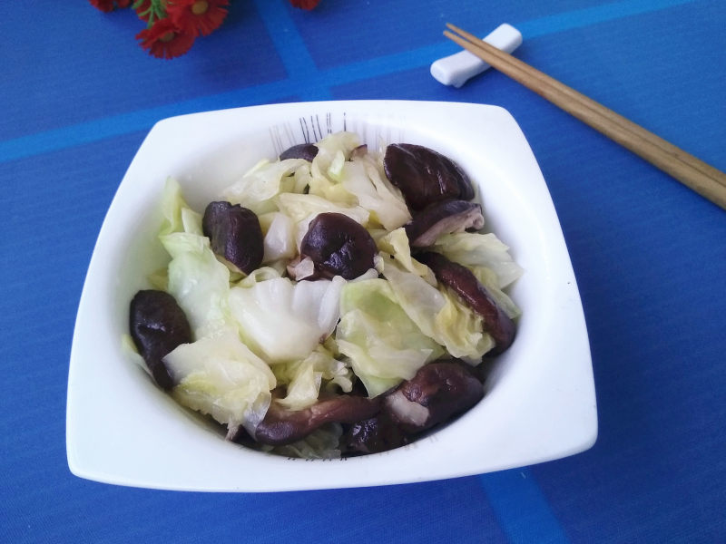 Stir-fried Round Cabbage with Shiitake Mushrooms Step-by-Step