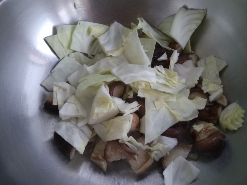 Stir-fried Round Cabbage with Shiitake Mushrooms Step-by-Step