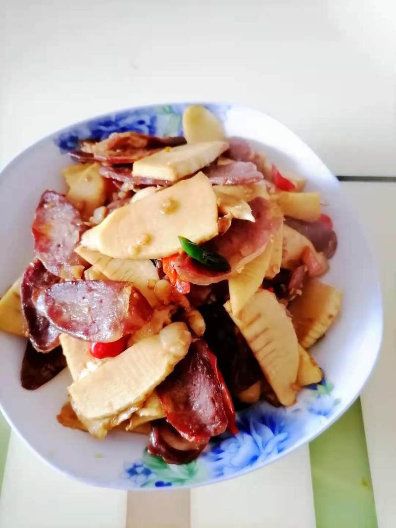 Winter Bamboo Shoots Stir-Fried with Chinese Sausage