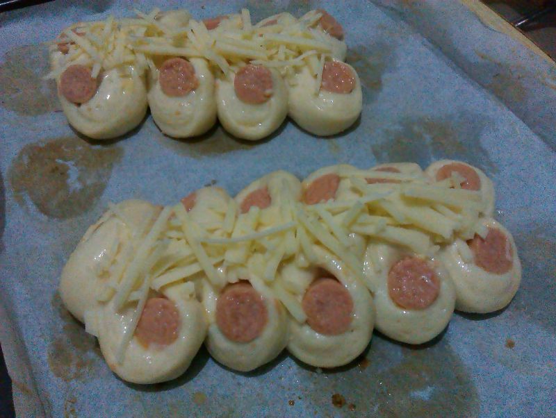 Steps for making Tomato Sauce Cheese Bread