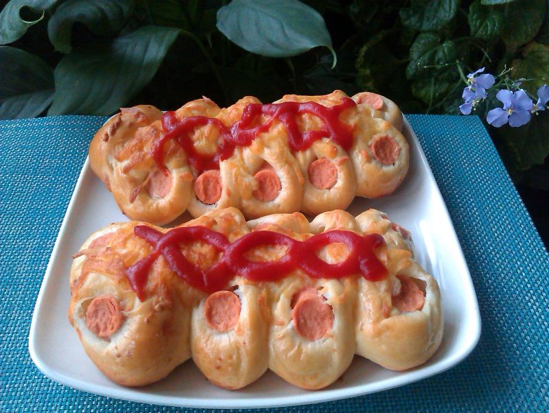 Steps for making Tomato Sauce Cheese Bread